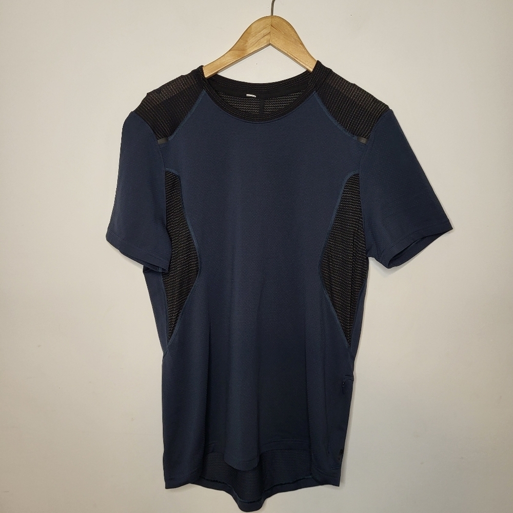 Lululemon Athletica Mesh Vented Crew Neck Pullover Shirt Navy Blue Size Medium